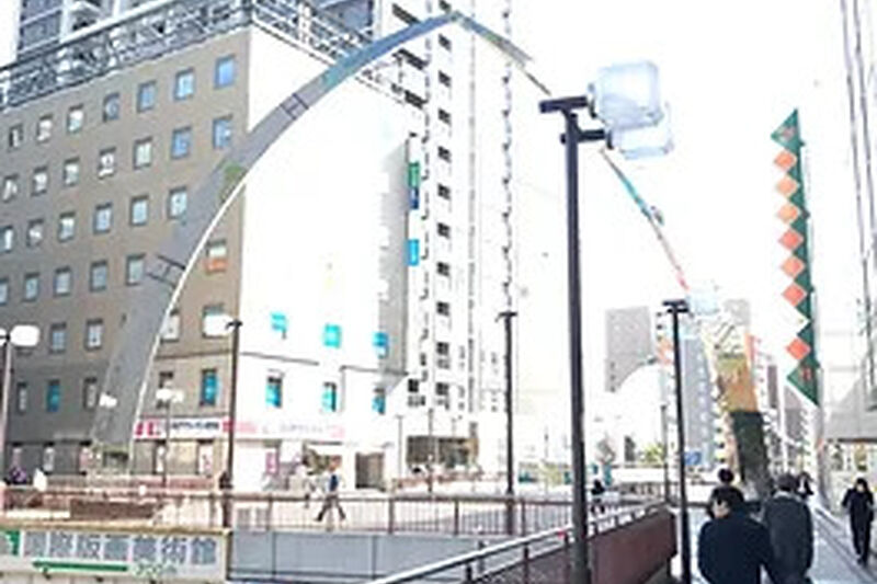 ①ターミナル口出て右へ